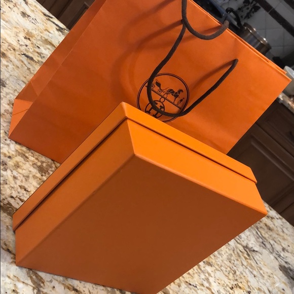 Hermès 8” Square Box & Bag - Picture 4 of 5